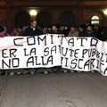 Il corteo contro l'ampliamento della discarica