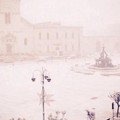 La piazza di Giovinazzo imbiancata