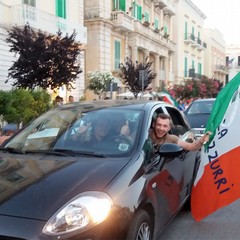 ...con gli amici a far festa