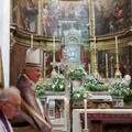 Monsignor Cornacchia sulla cattedra