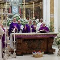 Il clero giovinazzese concelebra