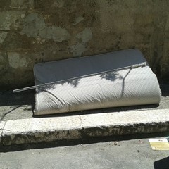 Il materasso abbandonato