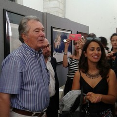 Casaro racconta aneddoti sulle opere esposte