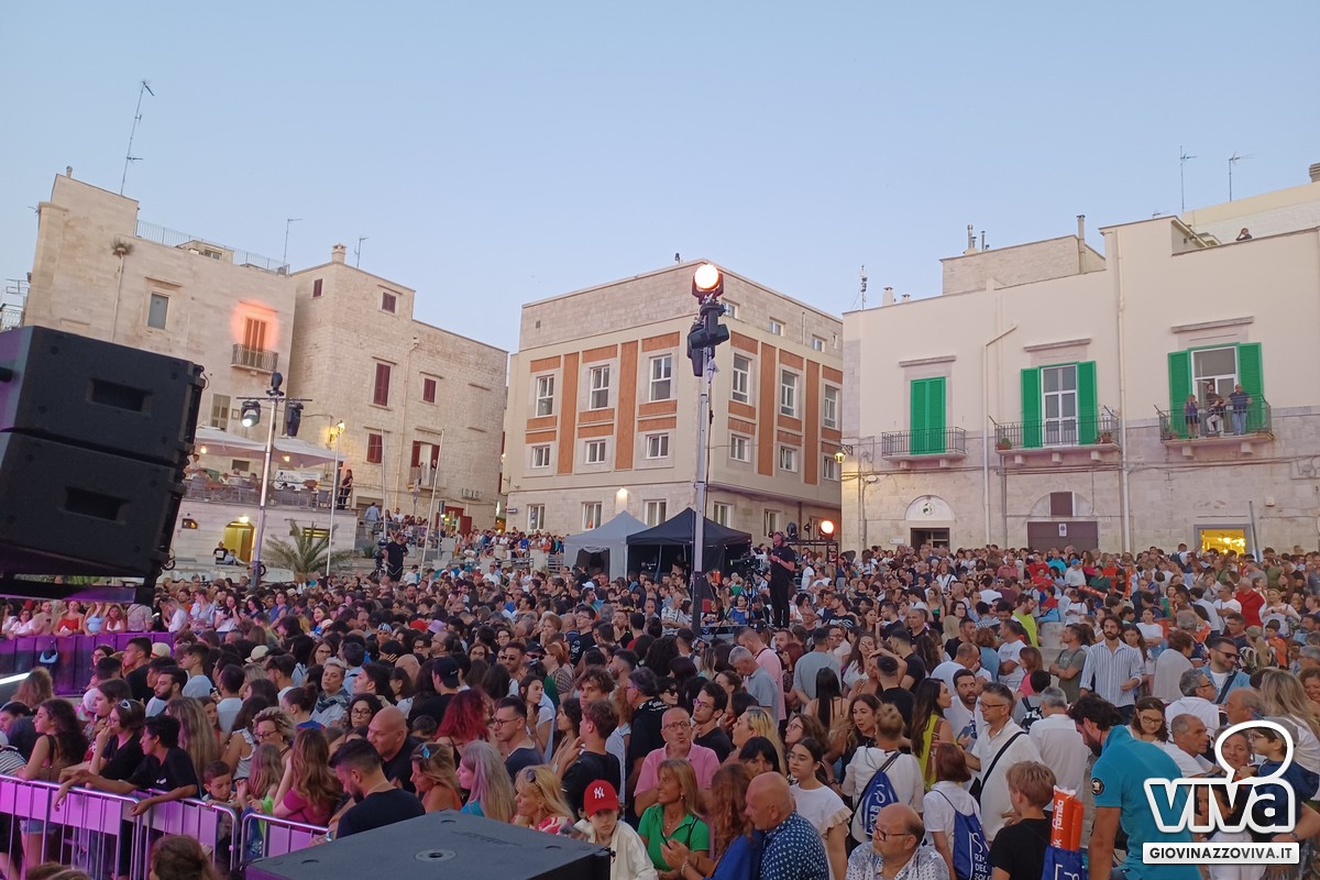 Elodie e Mengoni a Giovinazzo