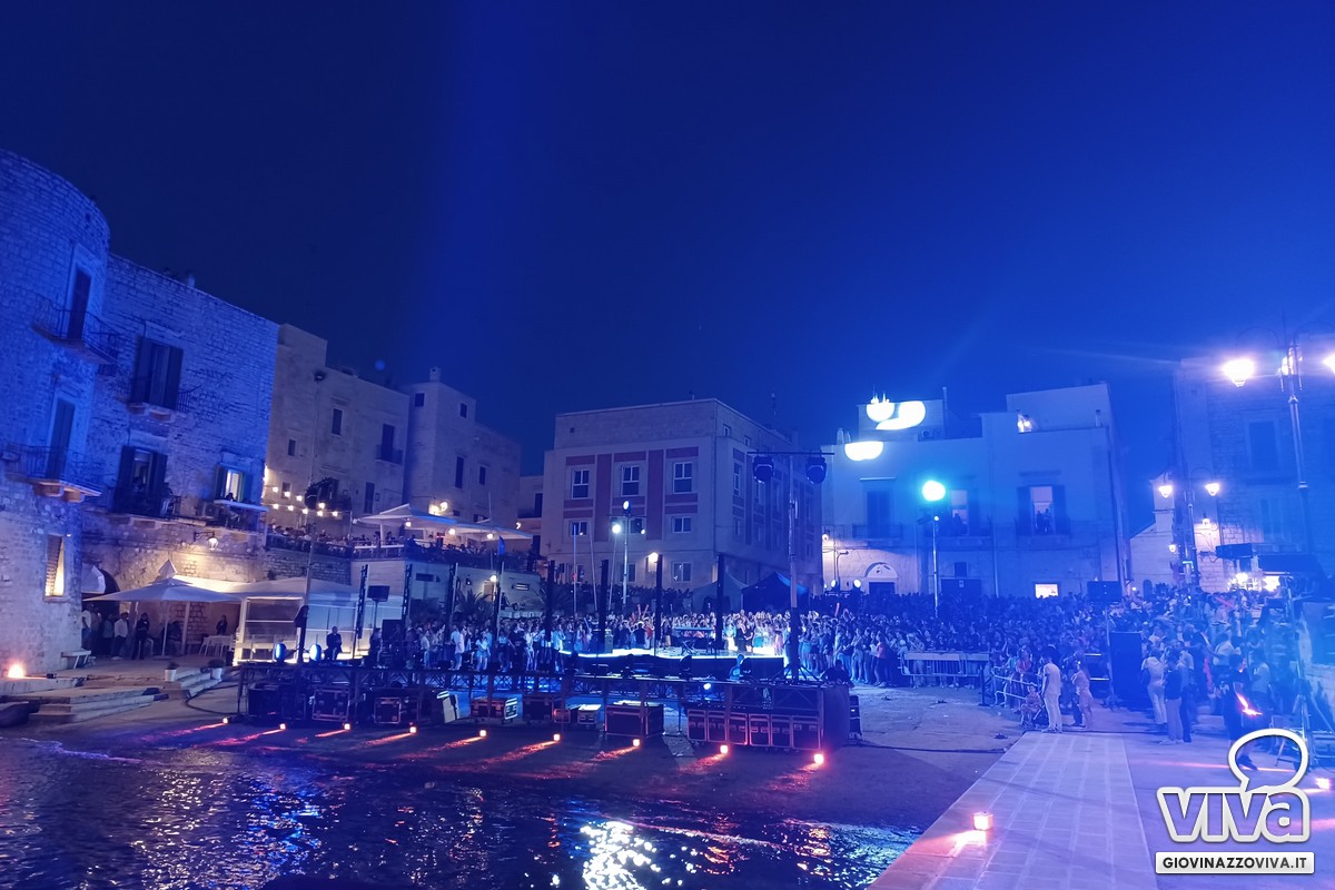 Elodie e Mengoni a Giovinazzo