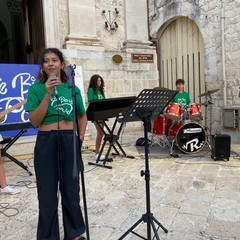 Una Notte Bianca della Poesia ricca della bellezza di versi e note