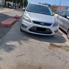Parcheggio selvaggio mercato settimanale