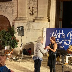 Una Notte Bianca della Poesia ricca della bellezza di versi e note