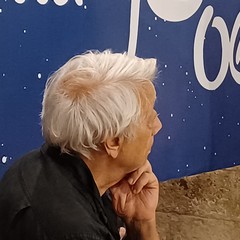 Una Notte Bianca della Poesia ricca della bellezza di versi e note