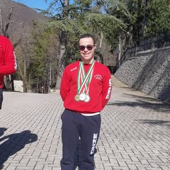 Campionati in vasca corta a Fabriano: 14 medaglie per la Gargano 2000