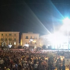 Il pubblico in piazza Vittorio Emanuele II