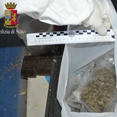 Armi e droga: le immagini dell'operazione della Polizia di Stato