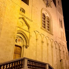 Luigi De Laurentiis nel borgo antico di Giovinazzo