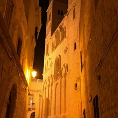 Luigi De Laurentiis nel borgo antico di Giovinazzo