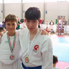 I karateki della Shinjukan Dojo fanno il pieno di medaglie: ben 57!