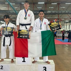 I karateki della Shinjukan Dojo fanno il pieno di medaglie: ben 57!