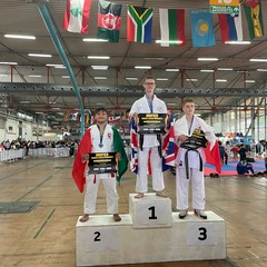 I karateki della Shinjukan Dojo fanno il pieno di medaglie: ben 57!
