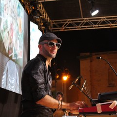 IMG min JPG