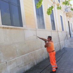 Pulizia dei muri alla San Giovanni Bosco