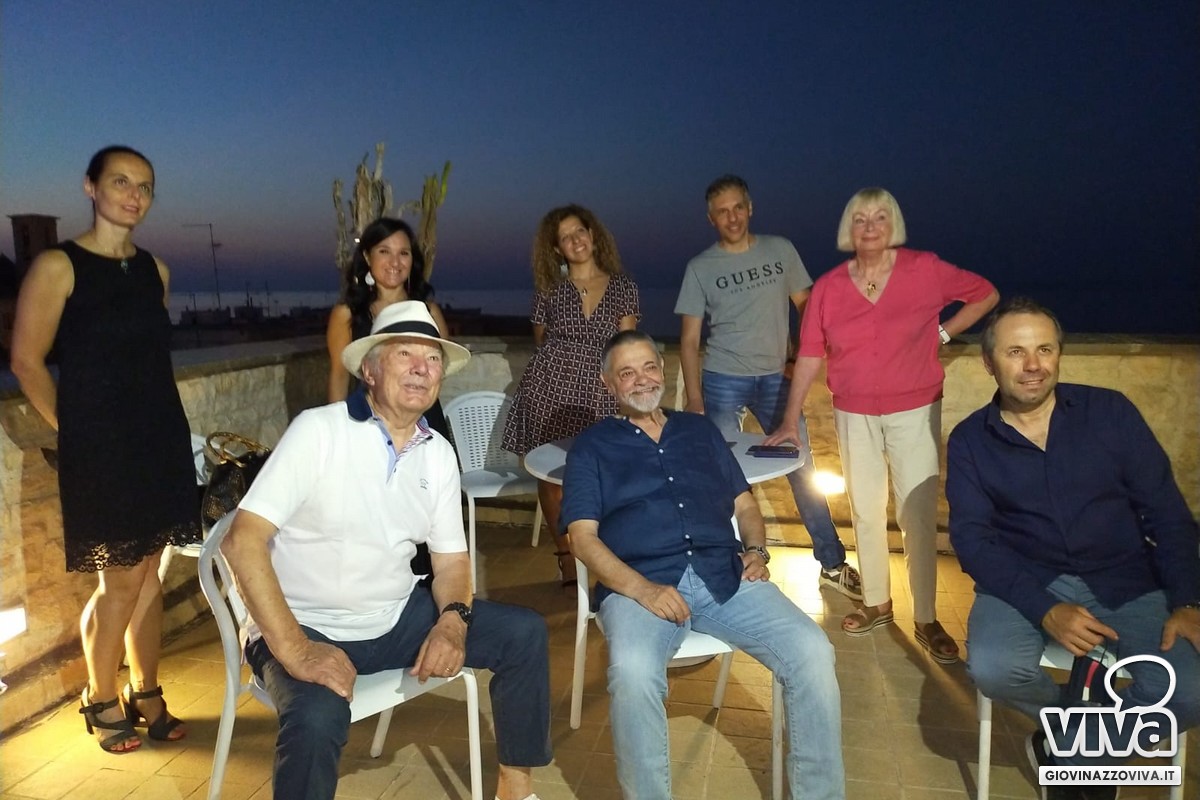 Foto di gruppo con le istituzioni