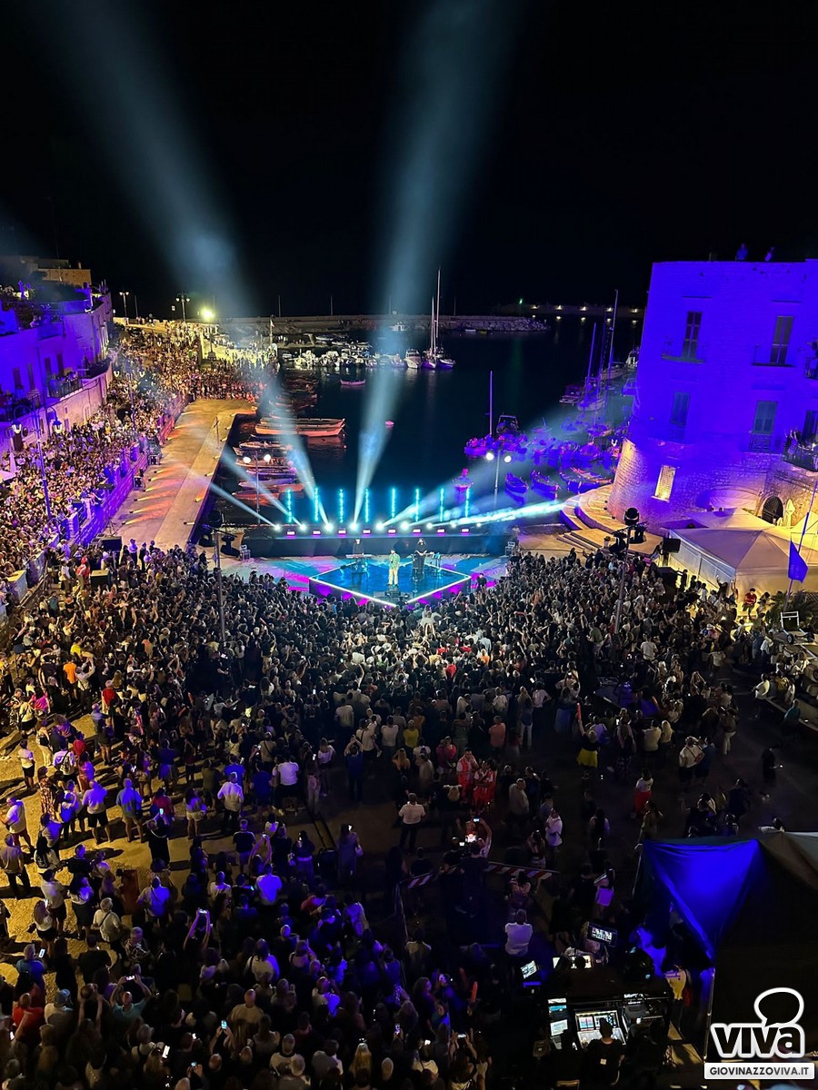 Elodie e Mengoni a Giovinazzo