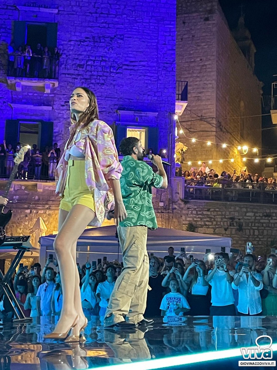 Elodie e Mengoni a Giovinazzo