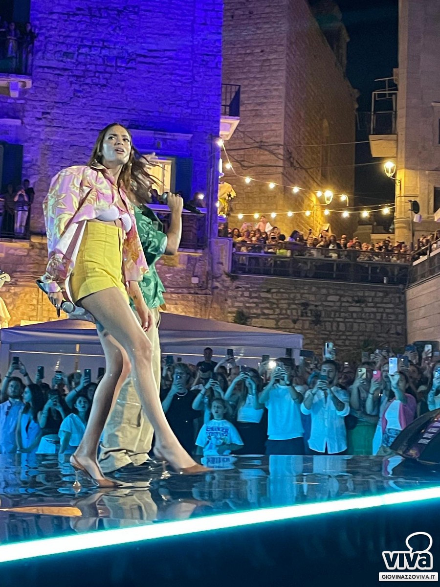 Elodie e Mengoni a Giovinazzo