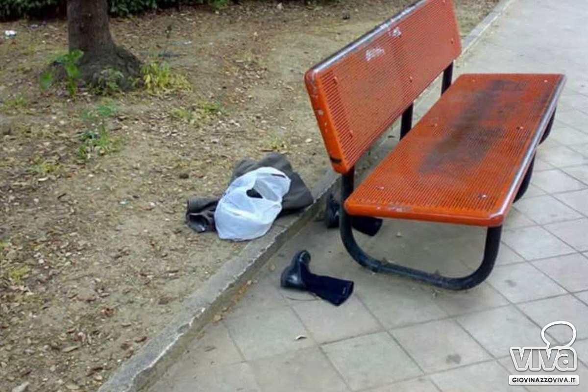 Vandalismo ed inciviltà in Villa Comunale