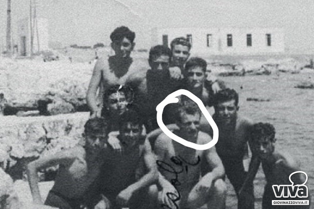 Valentino Mazzola su uno scoglio di Levante