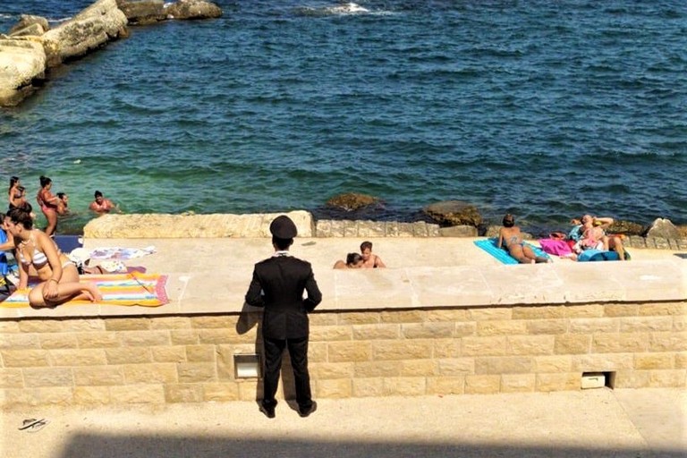 Carabiniere in pattugliamento