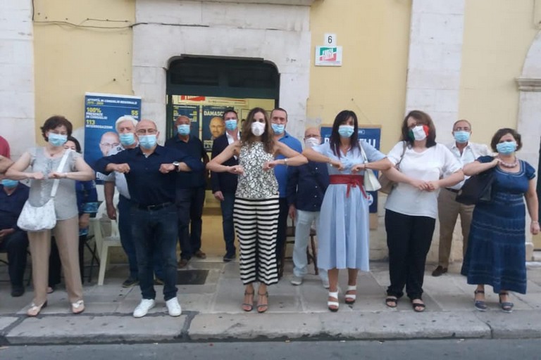 Damascelli con gli aderenti a Forza Giovinazzo