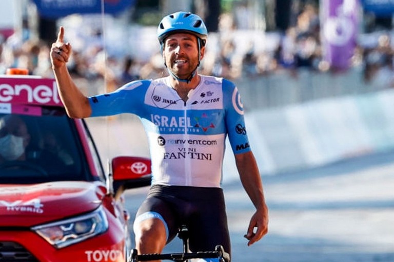 Dowsett sul traguardo di Vieste