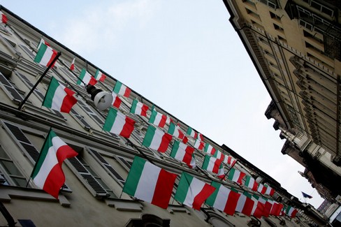 Tricolori ai balconi per la Festa della Repubblica