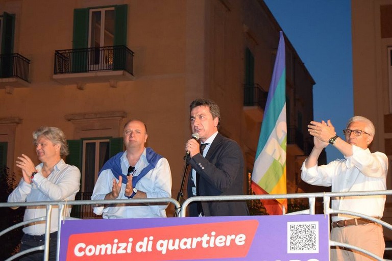 Daniele de Gennaro in piazza