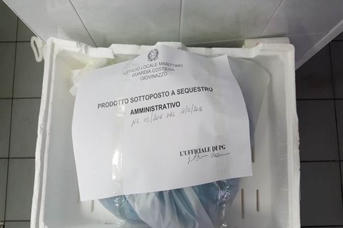 Il sequestro dell'Ufficio Locale Marittimo