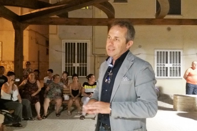 Depalma in piazzetta Toselli