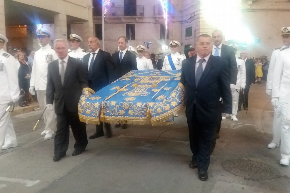 Il passaggio in piazza Vittorio Emanuele II. <span>Foto Gianluca Battista</span>