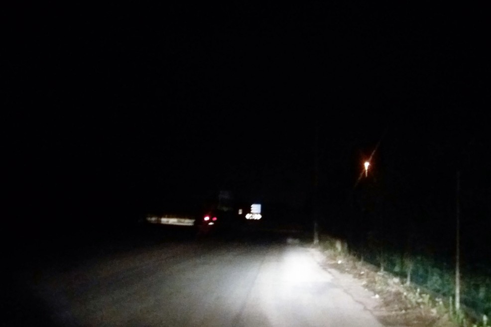 Buio sull'asse che collega le due provinciali. <span>Foto Gianluca Battista</span>
