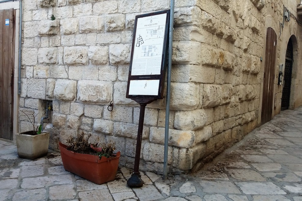 Il cartello incriminato