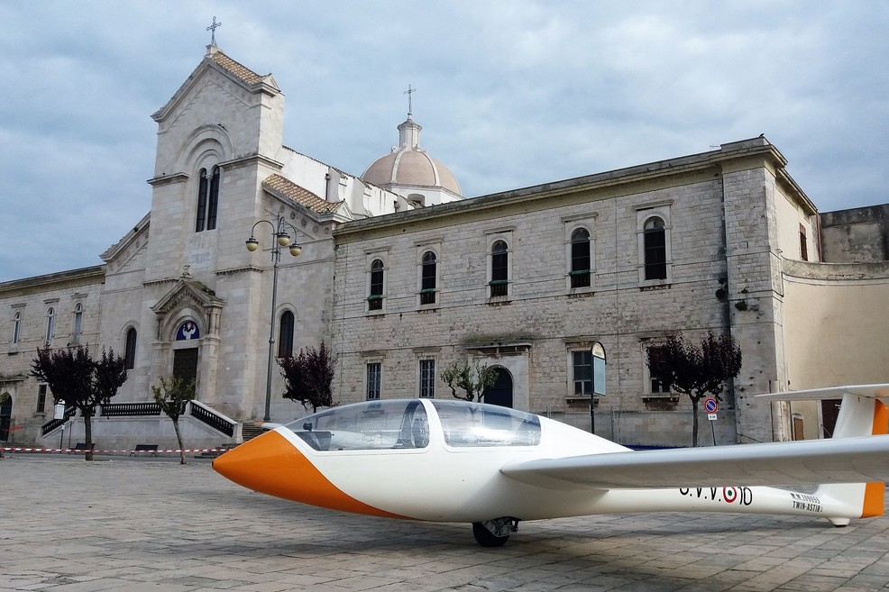 L'aliante dell'Aeronautica Militare. <span>Foto Gianluca Battista</span>
