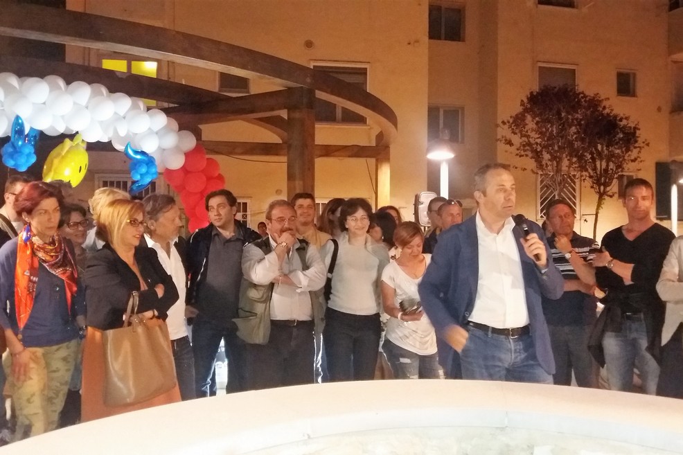 Depalma ed i suoi in piazza Sicolo. <span>Foto Gianluca Battista</span>