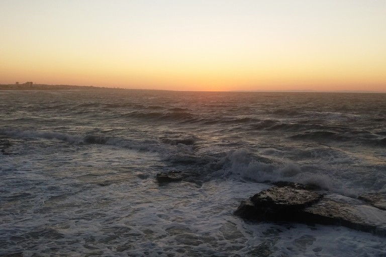 Mare agitato a Ponente. <span>Foto Gianluca Battista</span>