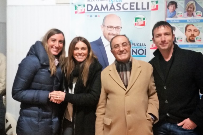 Carmela Minuto con i vertici locali di FI. <span>Foto Gianluca Battista</span>