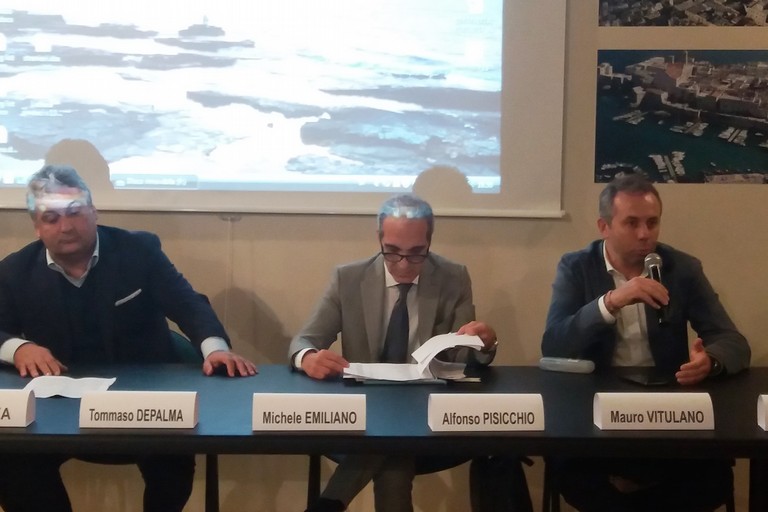 Il tavolo dei relatori. <span>Foto Gianluca Battista</span>