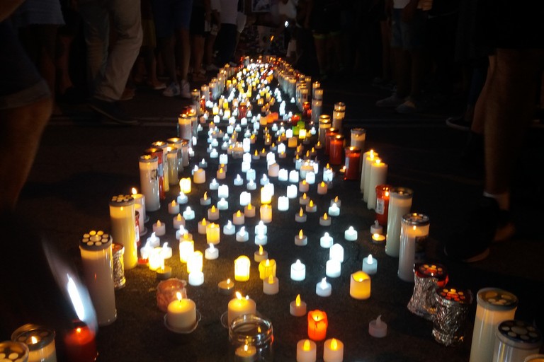 Lumini per ricordare Giorgia in via Speranza