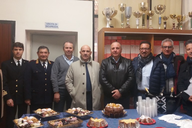 Foto di gruppo con Mimmo Camporeale. <span>Foto Gianluca Battista</span>