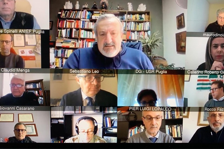 La videoconferenza tra le parti