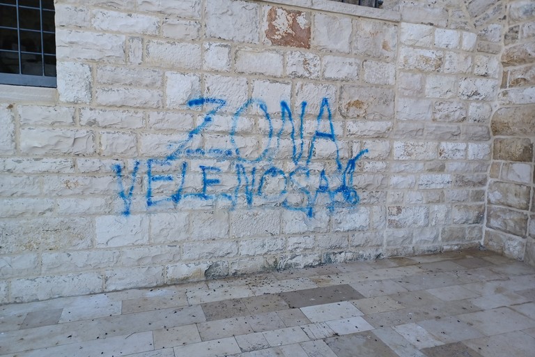Scritte a Levante. <span>Foto Gianluca Battista</span>