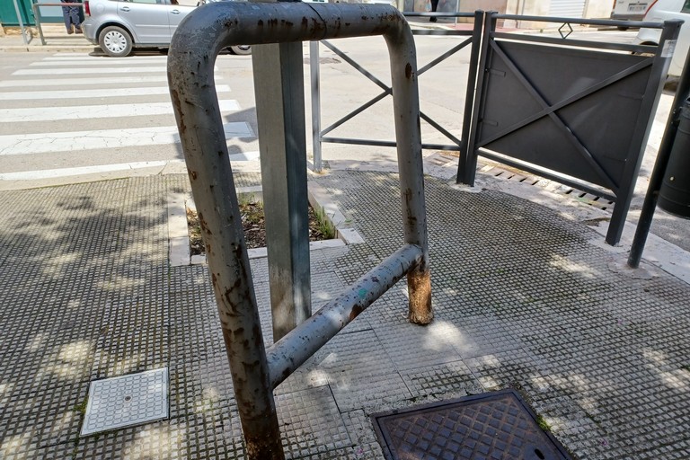 Archetto delimitatore divelto