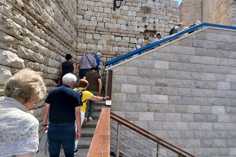 Turisti francesi a Giovinazzo